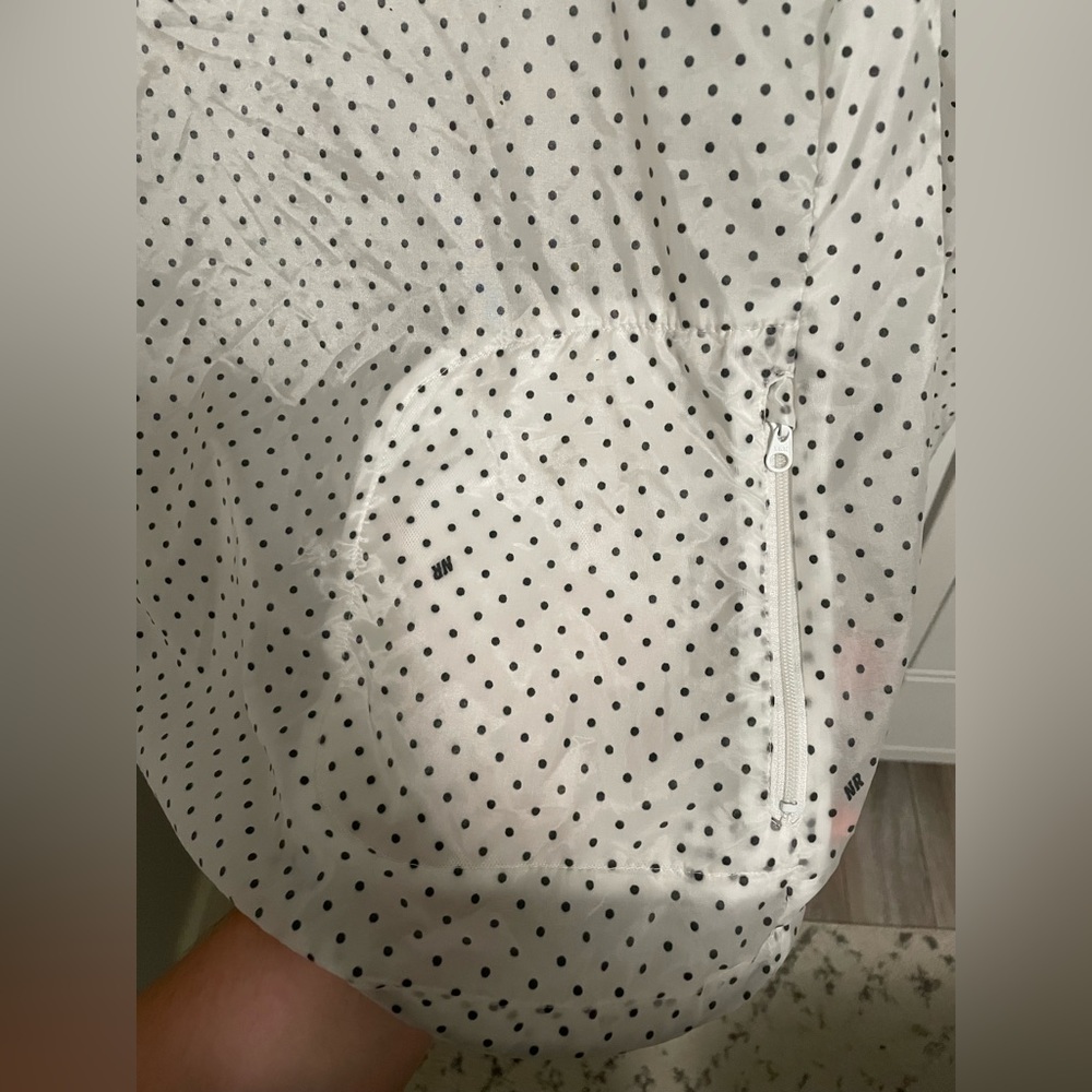 Nike Running Light Weight Jacket Xs - image 6